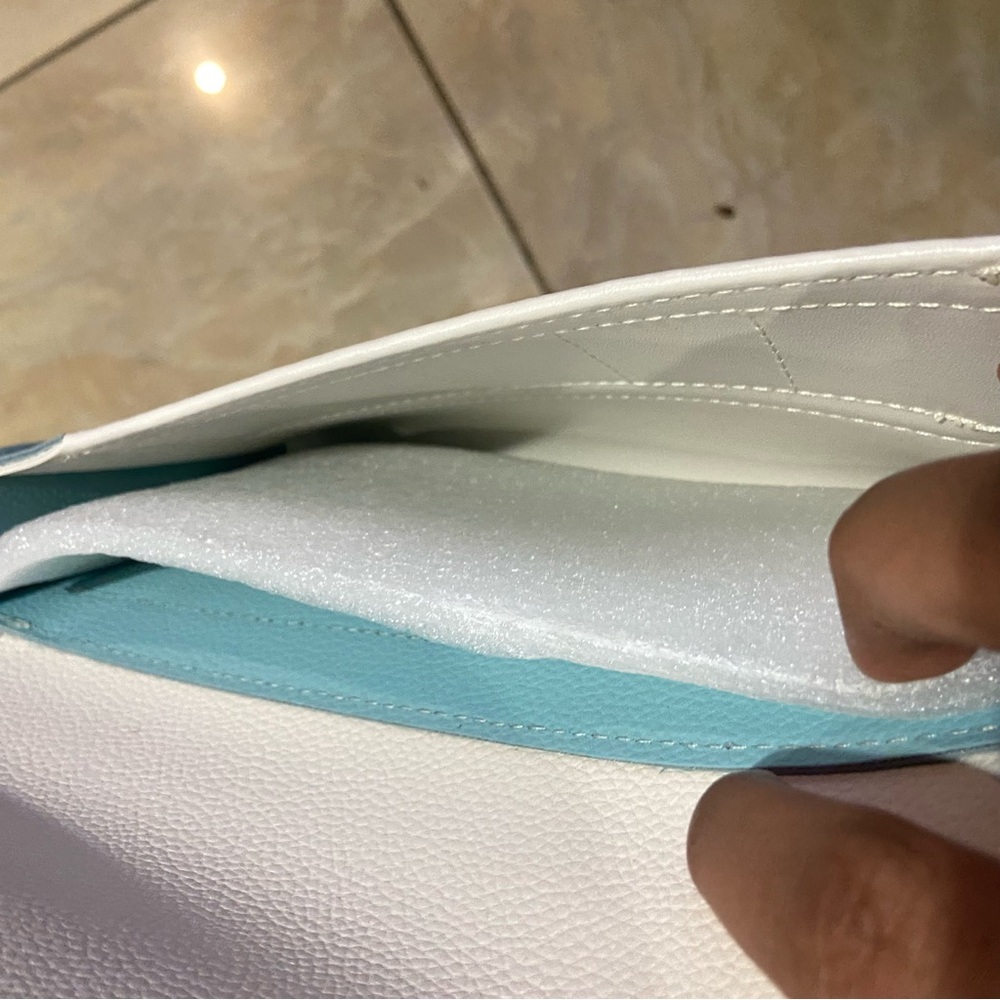 Animal Crossing White and Blue Print Nintendo switch case - Picture 3 of 5